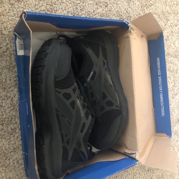 Brand New Never Worn Black Reebok Women’s Shoes - Picture 2 of 3